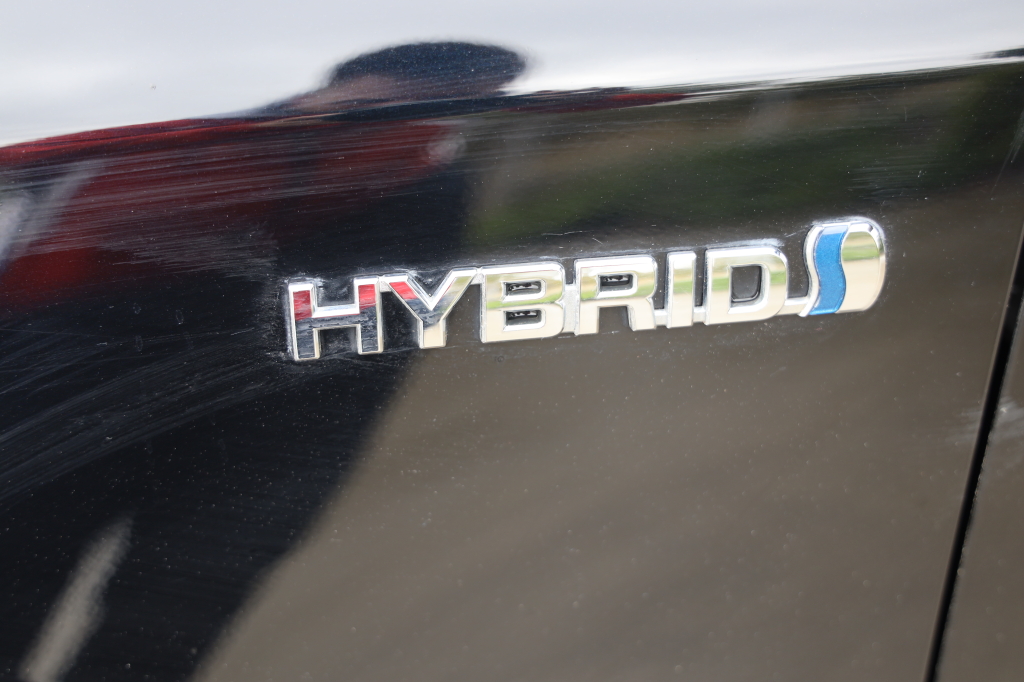 Toyota Prius Prime 2016 фото 12