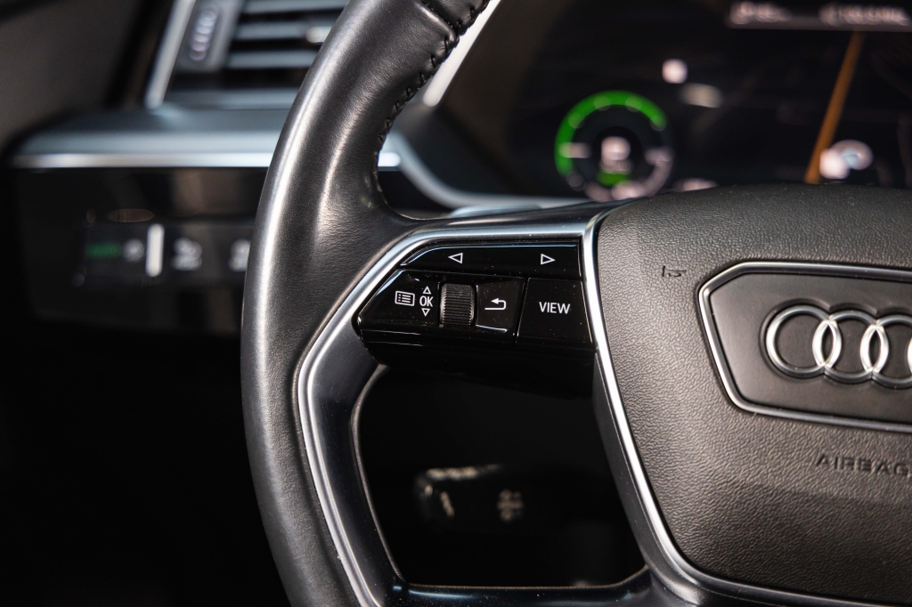 Audi e-tron 2019 photo 19