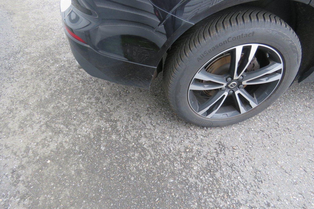 Volvo XC60 2020 фото 19