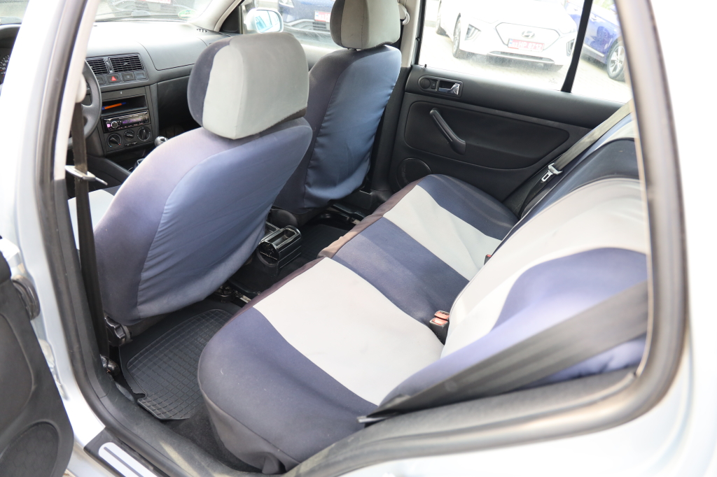 Volkswagen Golf 2001 photo 24