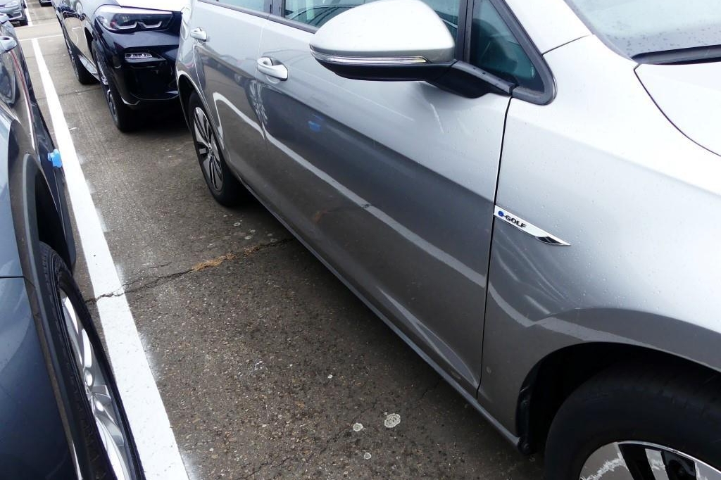 Volkswagen e-Golf 2018 photo 28