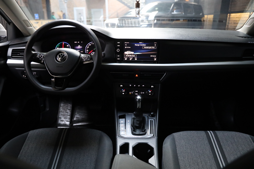 Volkswagen e-Lavida 2021 photo 20