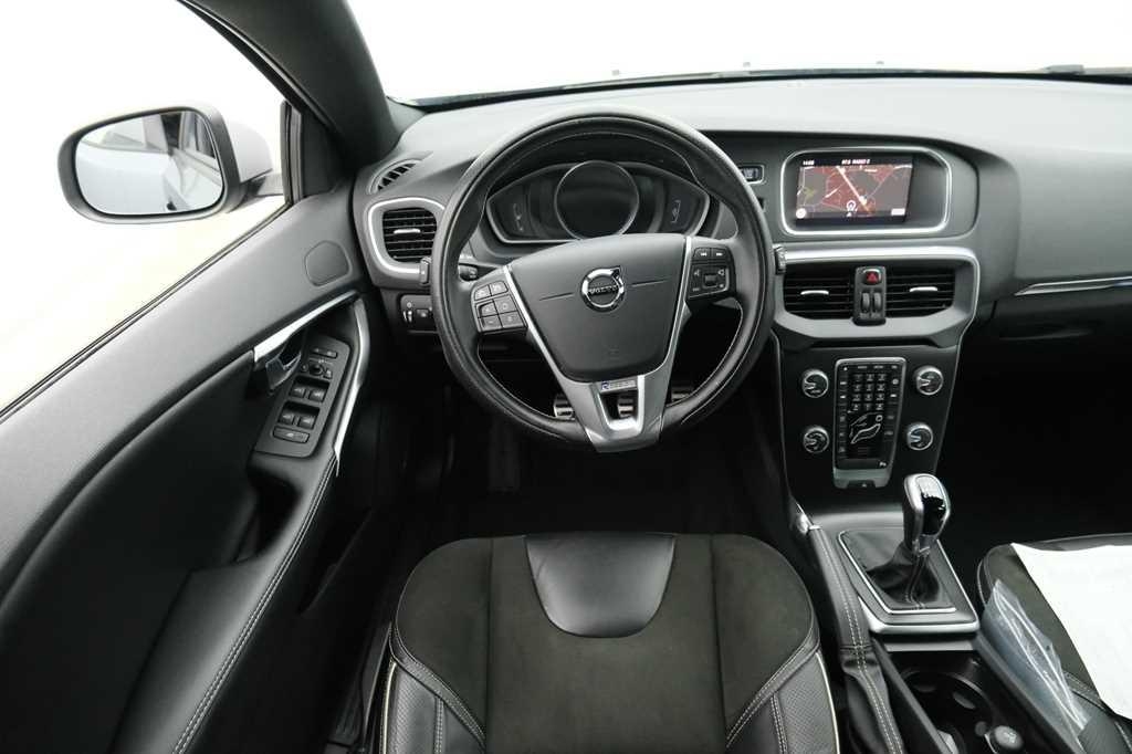 Volvo V40 2017 фото 4