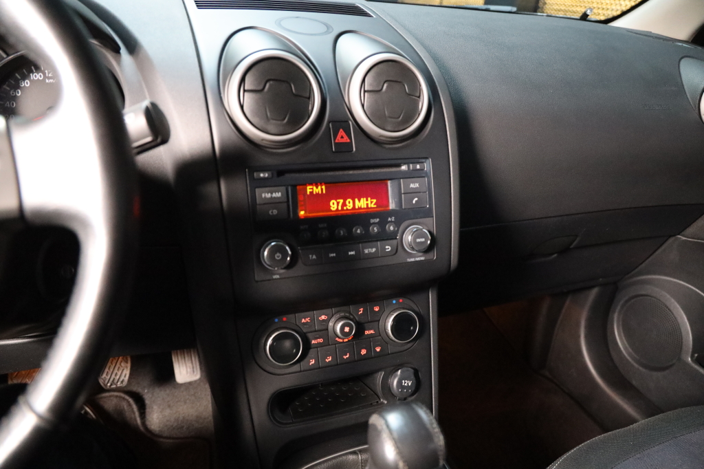 Nissan Qashqai 1.6 2013 фото 23