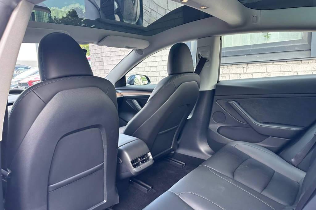 Tesla Model 3 2023 photo 17