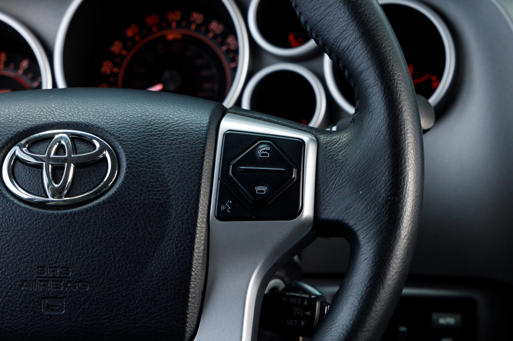 Toyota Sequoia 5.7 Dual VVT 2016 photo 20