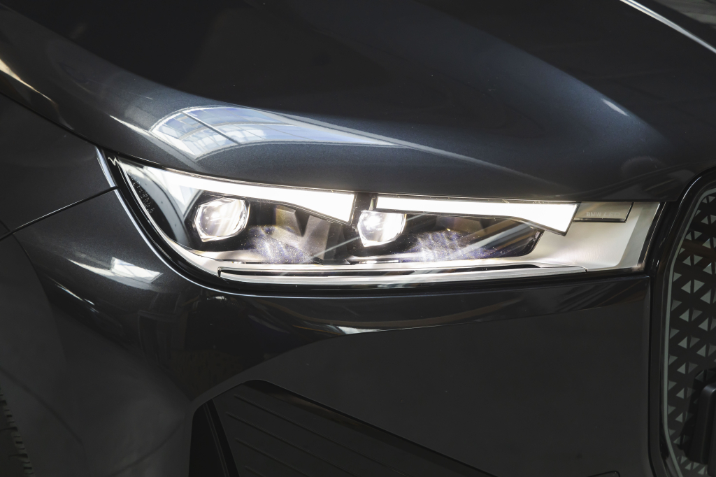 BMW iX xDrive40 2022 фото 5