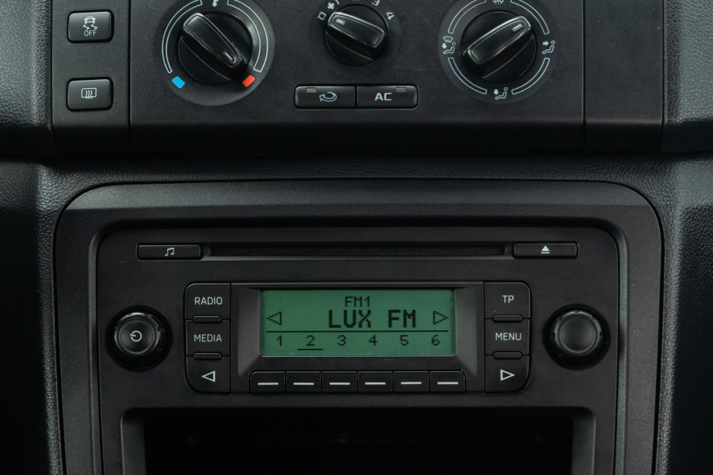 Skoda Fabia 2014 фото 13