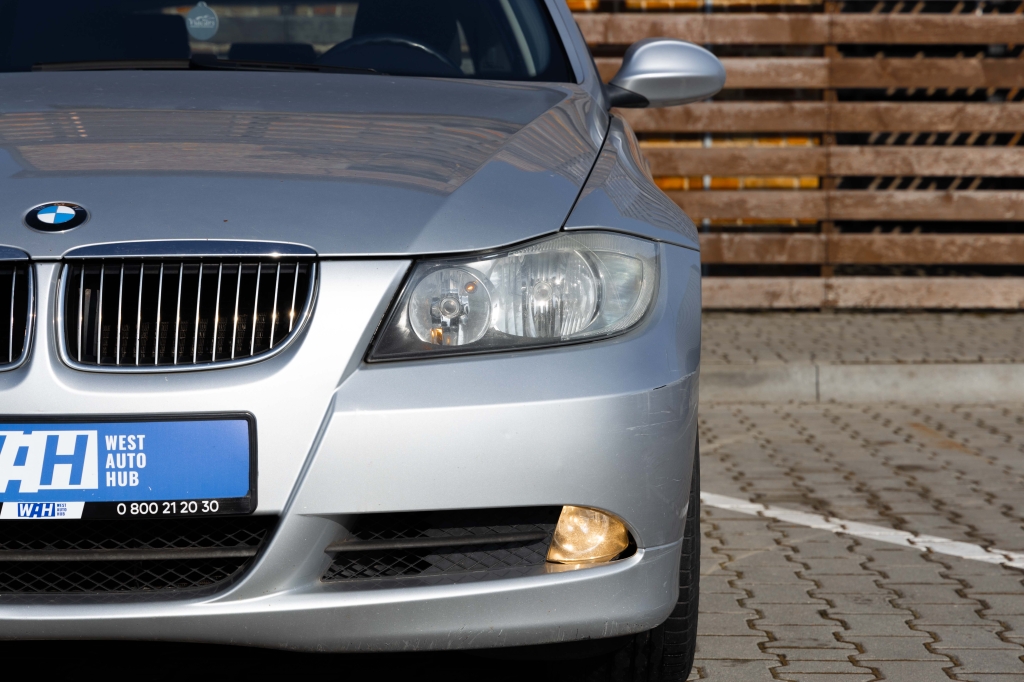 BMW 3 Series 2005 photo 1