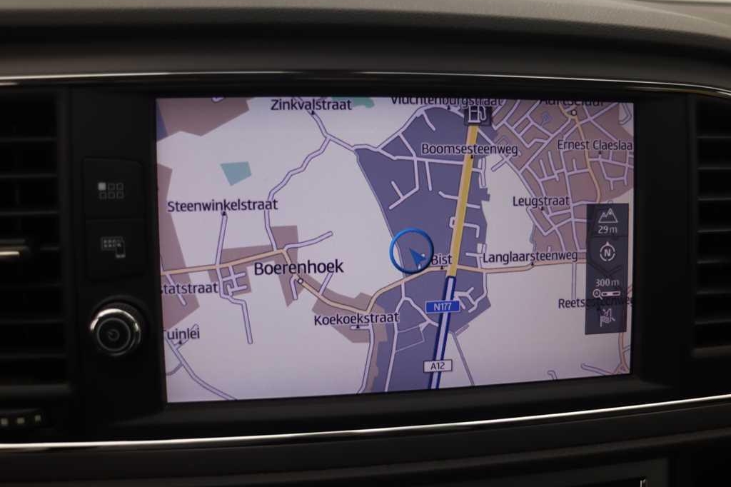 SEAT Leon 2017 photo 2