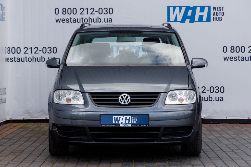 Volkswagen Touran MPI 2003 photo 2