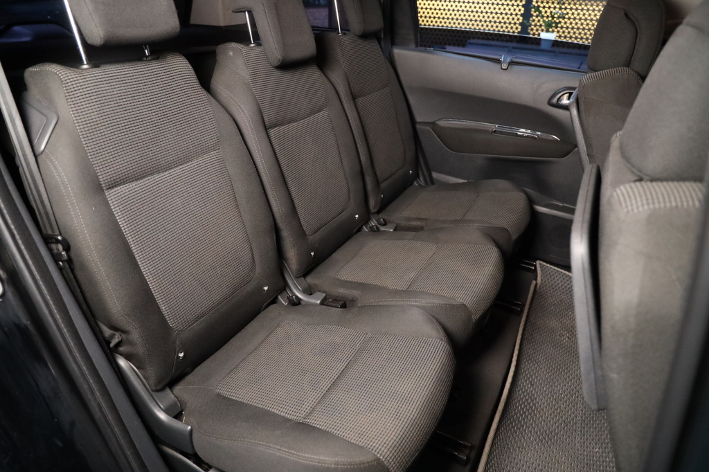 Peugeot 5008 2010 photo 13