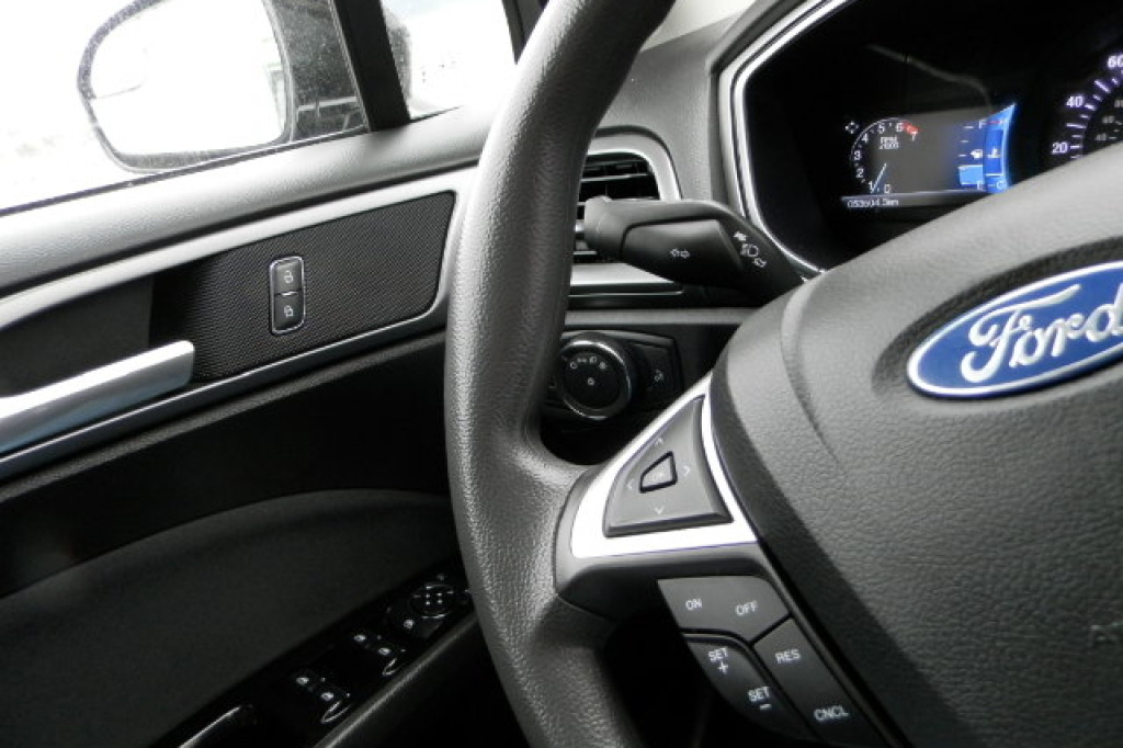 Ford Fusion SE 2016 фото 1