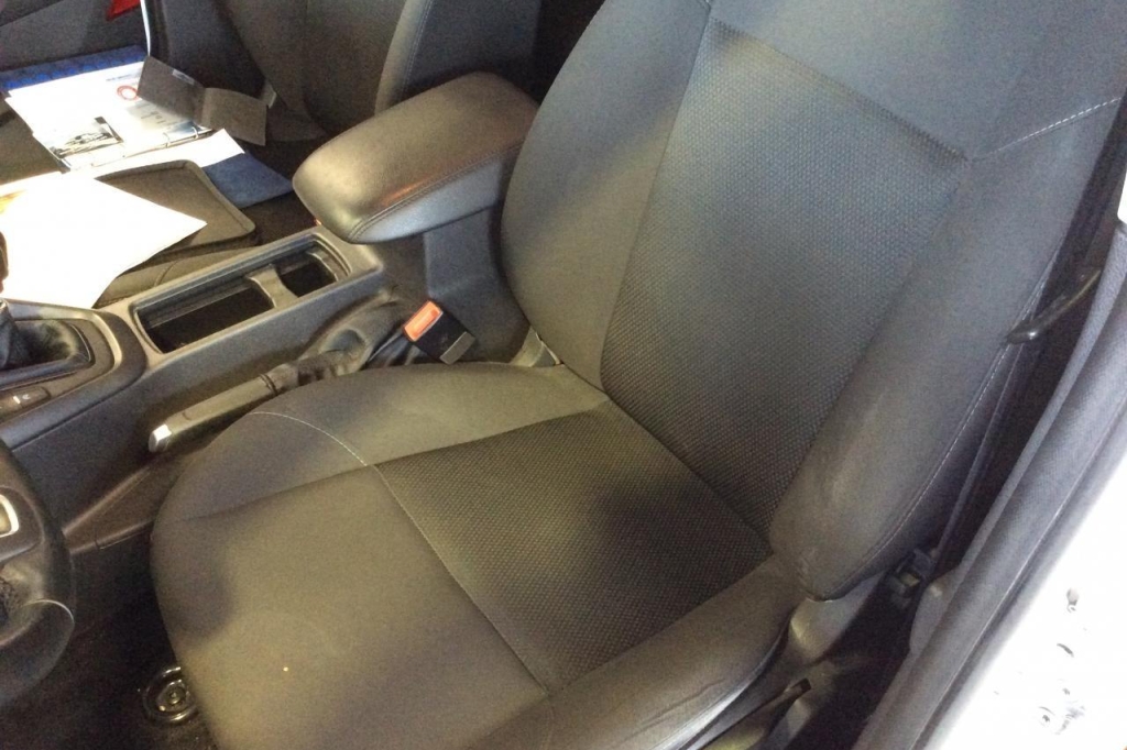 Ford Focus Tunier 2018 photo 12