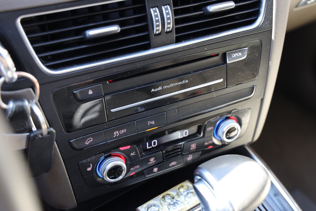 Audi Q5 2012 фото 28