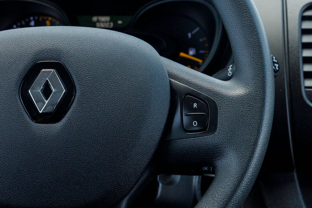 Renault Trafic пасс. 2015 photo 18