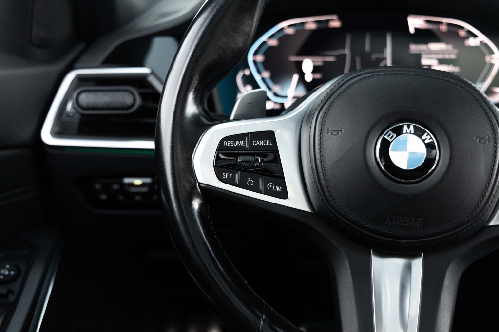 BMW 3 Series 320d 2019 фото 16