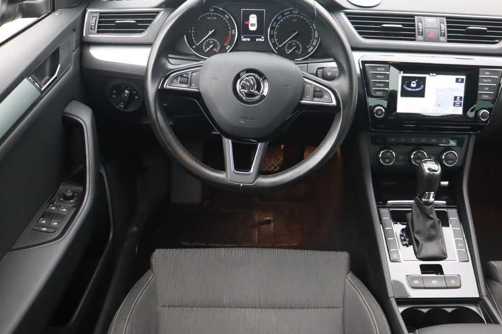 Skoda Superb 2016 photo 3