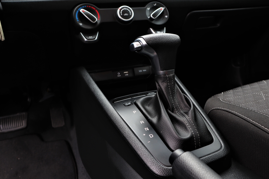 Kia Rio 2019 фото 11