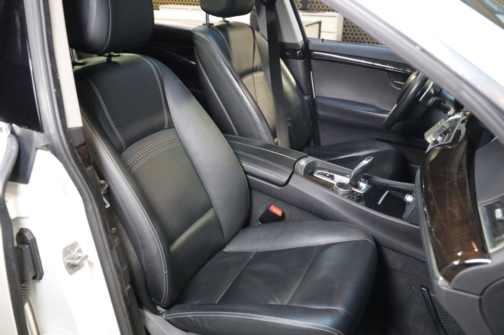 BMW 5 Series GT 2015 фото 21