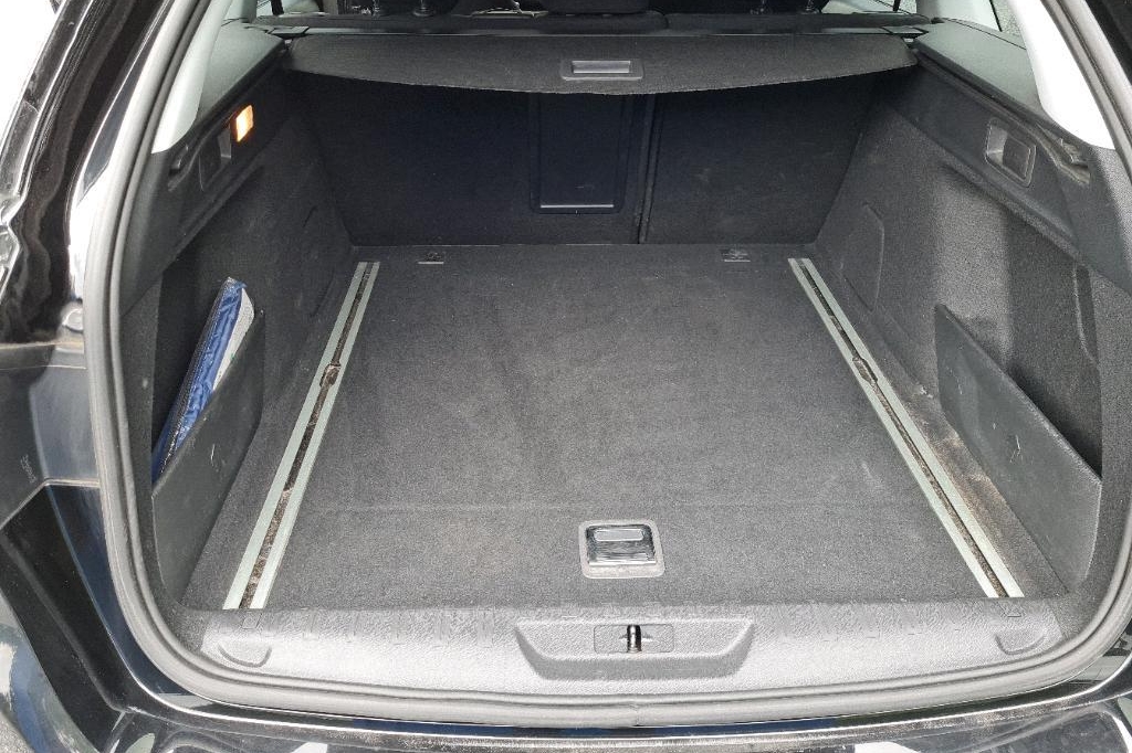 Peugeot 308 2017 фото 11