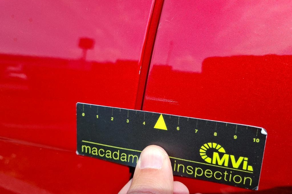 Jaguar XE 2016 photo 22