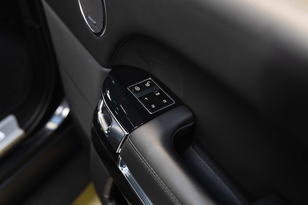 Land Rover Range Rover Vogue 2013 фото 37