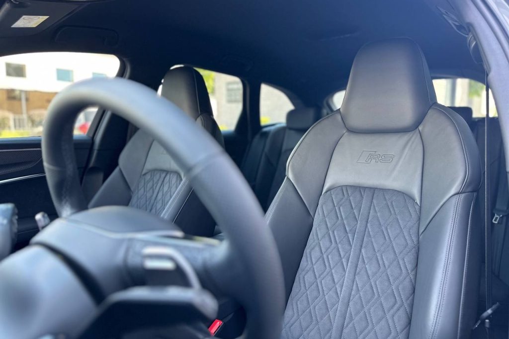 Audi RS6 Performance 2023 фото 11