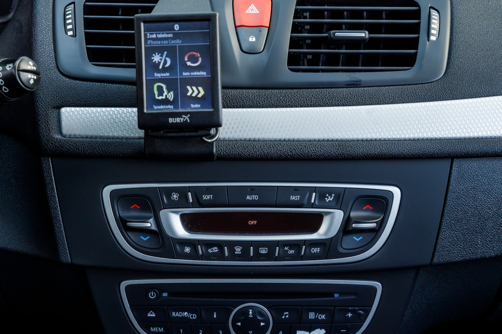 Renault Megane TCe 2010 photo 9