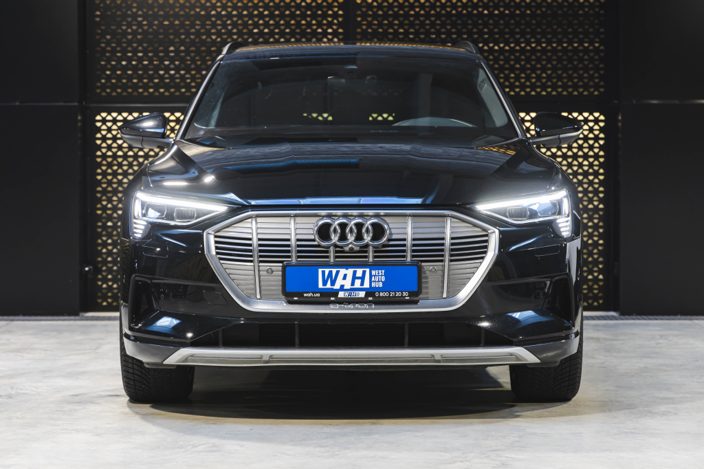 Audi e-tron 2020 фото 2