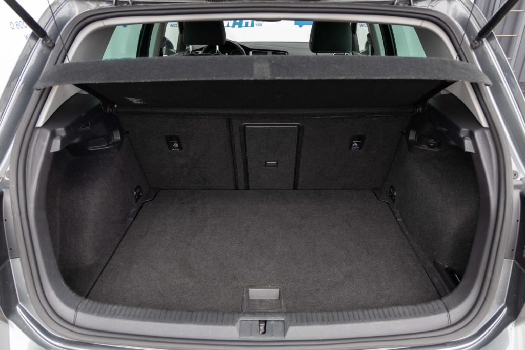 Volkswagen e-Golf 2018 фото 26