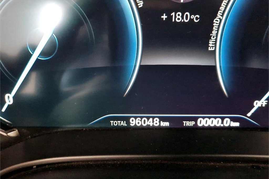 BMW 5 Series 2017 фото 6