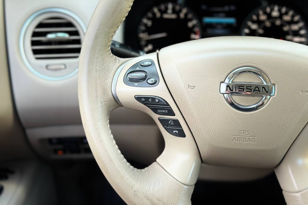 Nissan Pathfinder 2015 фото 14