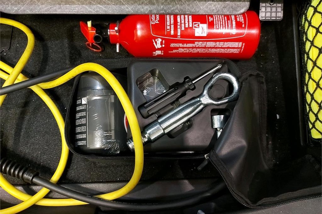 BMW 5 Series 2017 photo 2