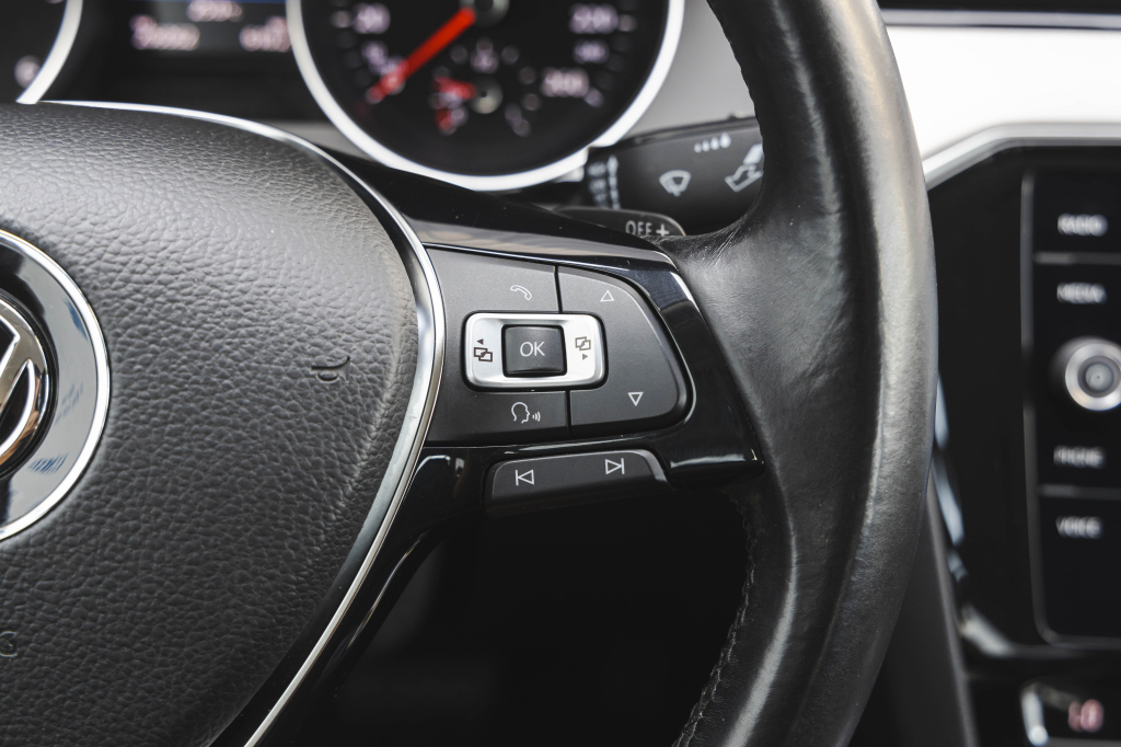 Volkswagen Passat R-Line 4Motion 2018 фото 19