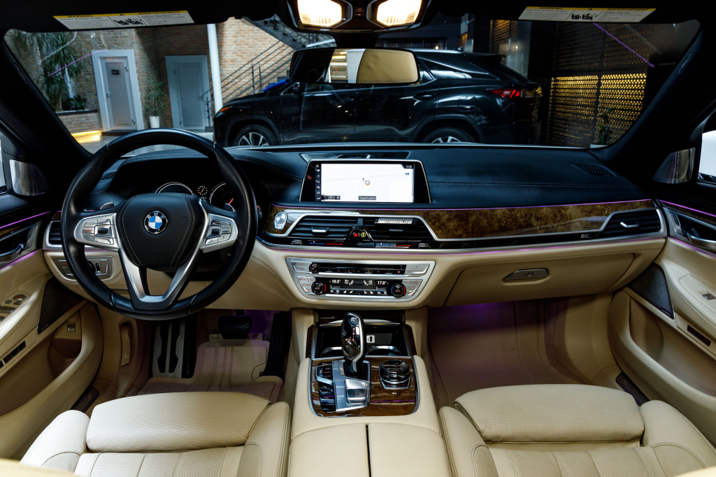 BMW 740 2016 фото 34