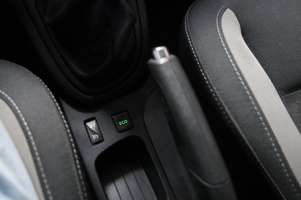 Renault Clio 2015 фото 14