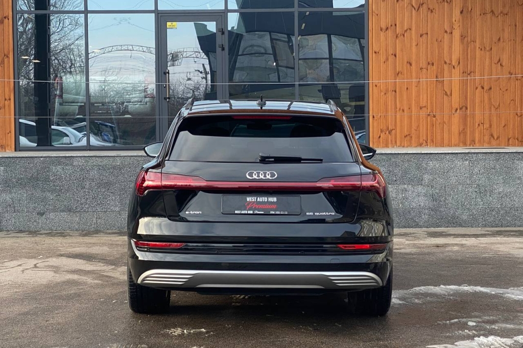 Audi e-tron 2019 фото 4