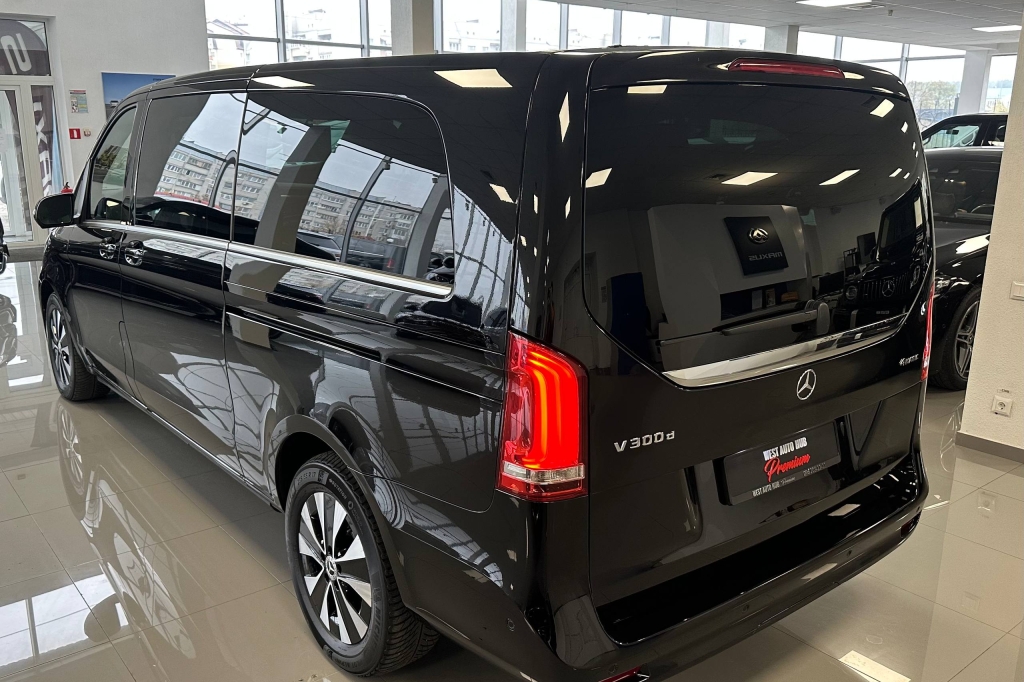 Mercedes-Benz V-Class 300d Extra Long  2023 фото 4
