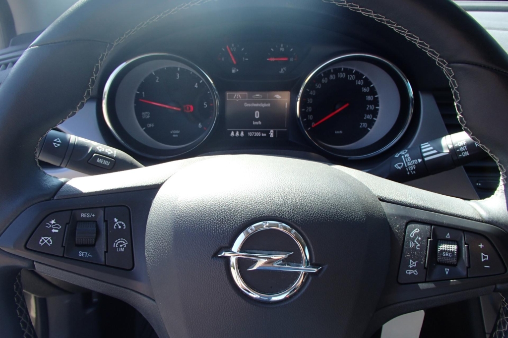 Opel Astra Sports Tourer 2017 фото 5