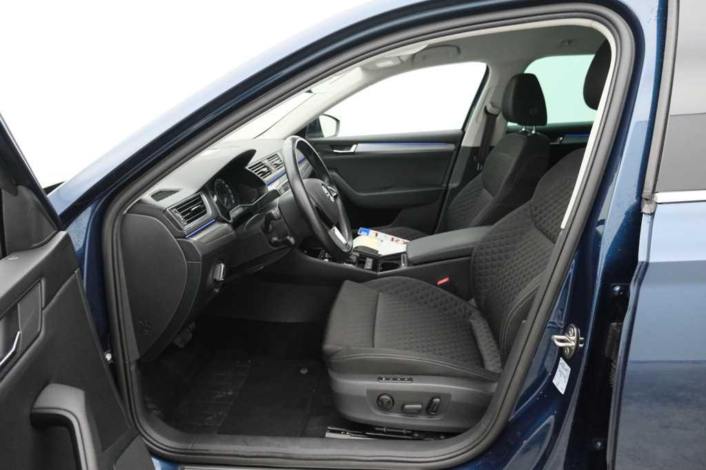 Skoda Superb Combi 2017 фото 6