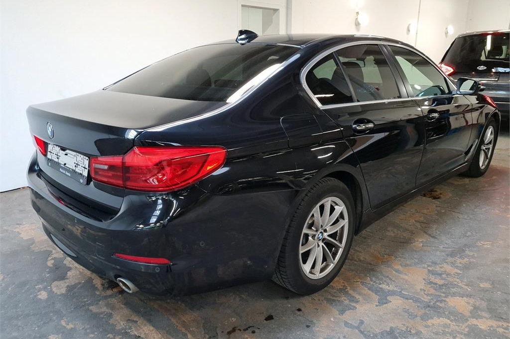 BMW 5 Series 2017 photo 2