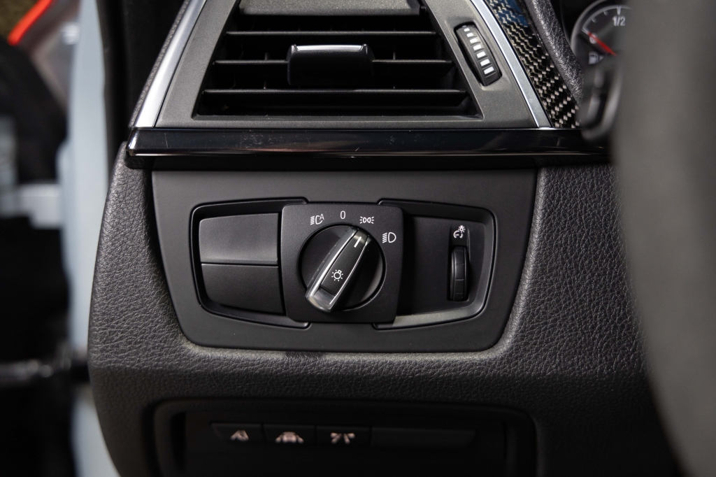 BMW M4 2015 фото 30