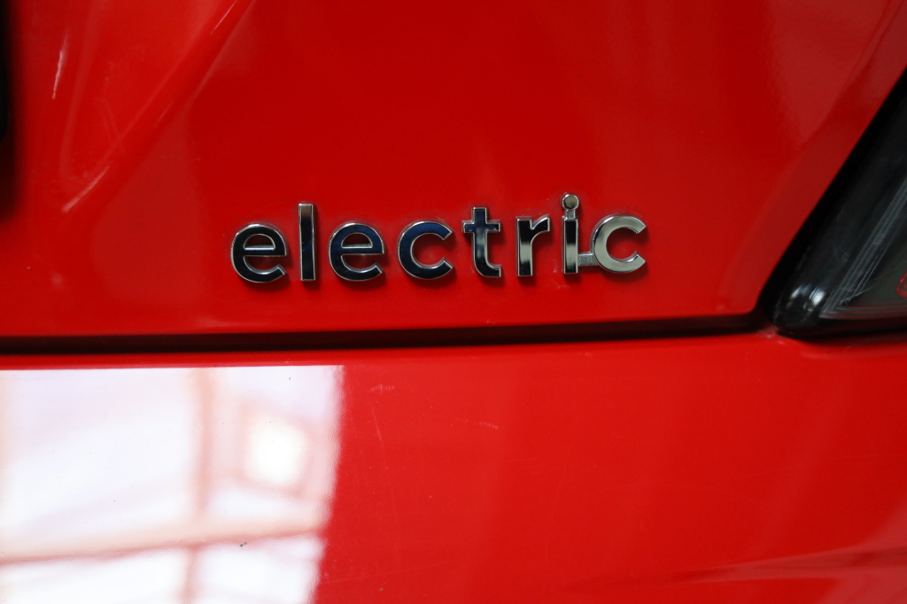 Hyundai Kona Electric 2021 фото 12