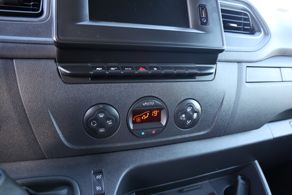 Renault Master 2020 фото 24