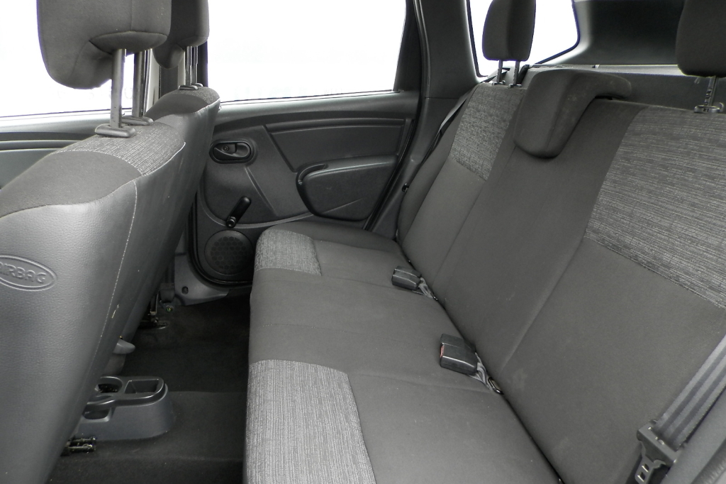 Dacia Duster 2011 фото 12