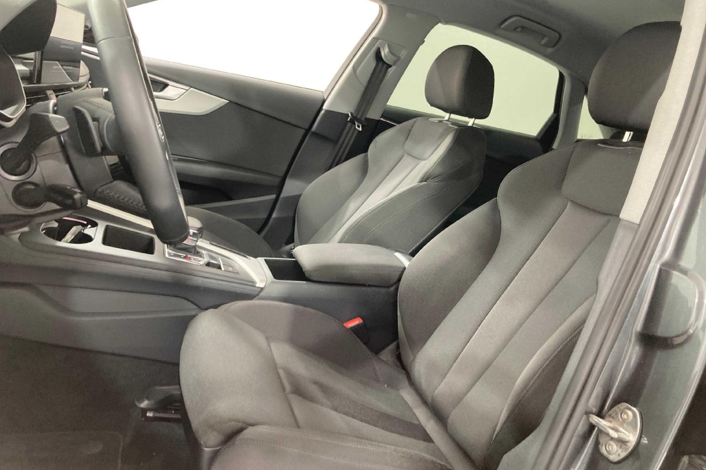 Audi A4 2020 фото 3