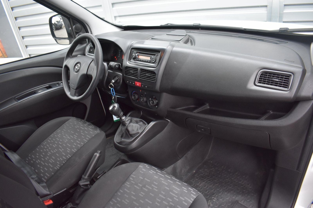 Opel Combo 2018 photo 2