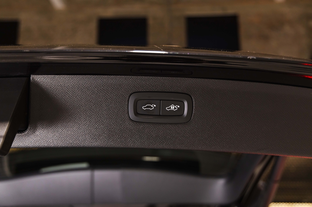 Volvo XC90 2018 фото 36