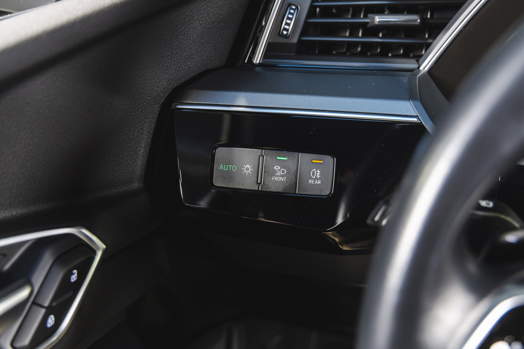 Audi e-tron 2020 фото 31